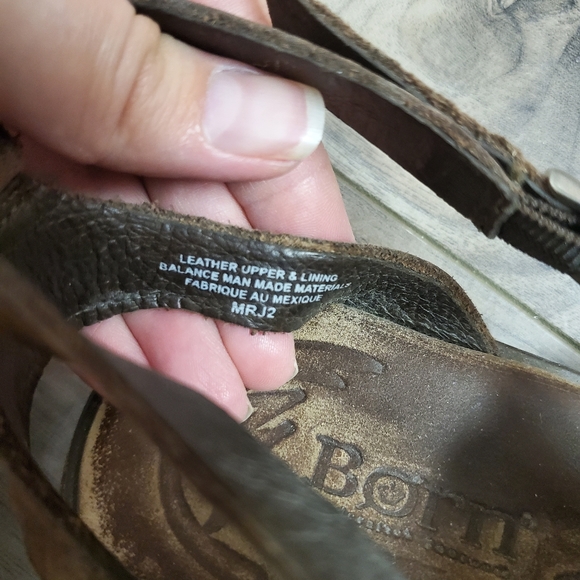 Distressed Leather Gladiator Sandals - Picture 5 of 5